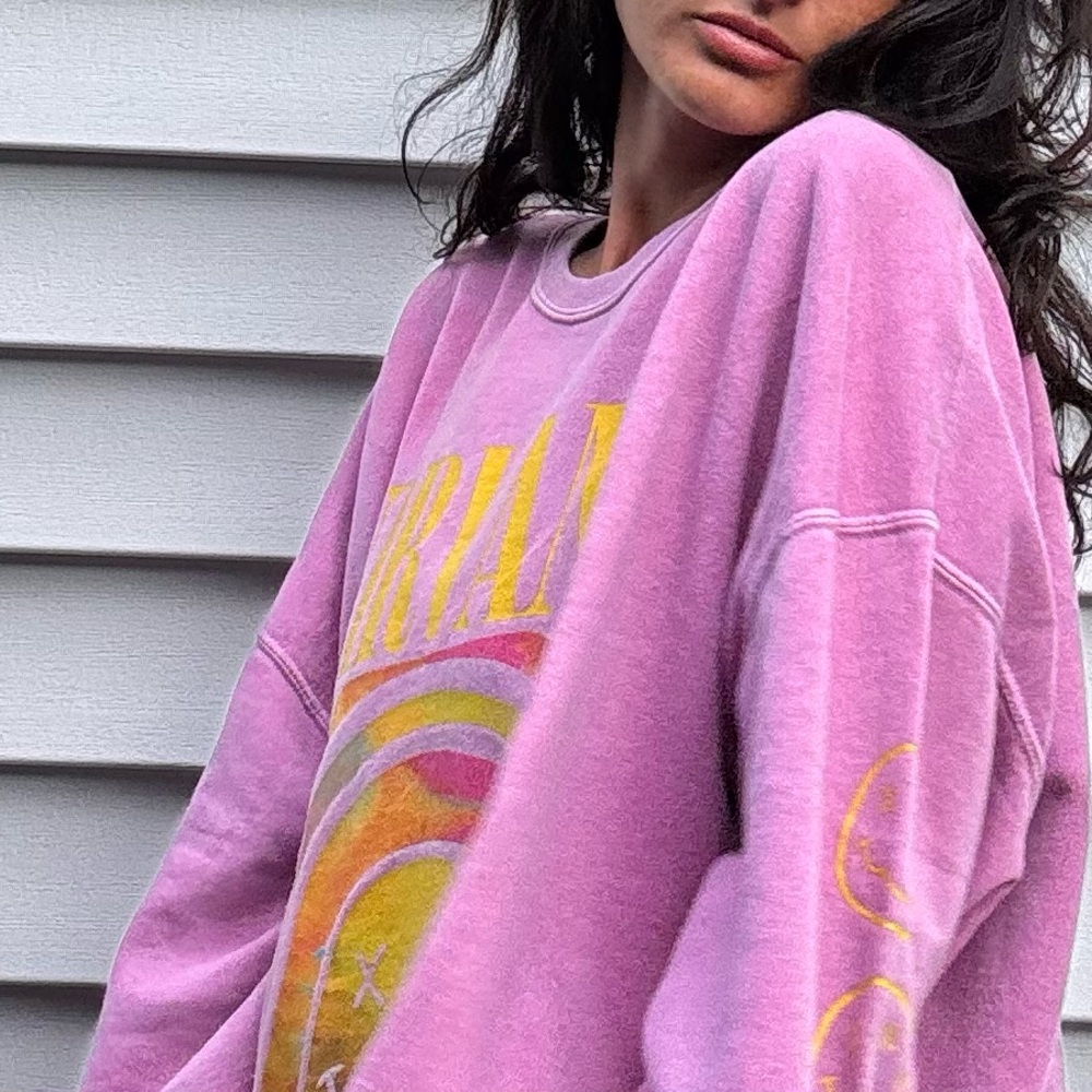 Urban Outfitters Pink Graphic Cropped Crewneck Sweatshirt